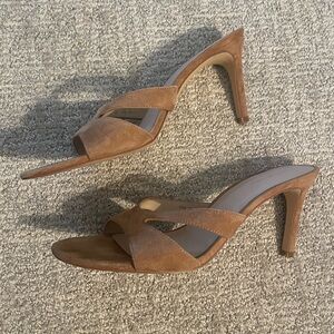 Stuart Weitzman! Elegant Tan Women's Heels